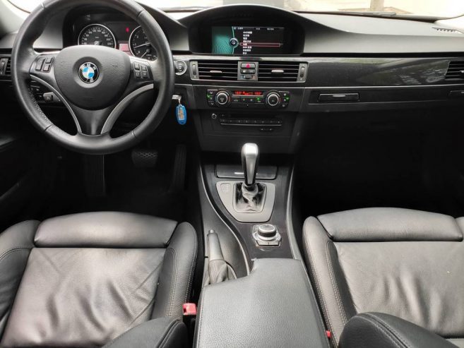 BMW中古車-經典 BMW 323  天使白 2011年-買車送現金